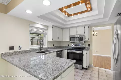 Kitchen - 3608 Casaba Loop, Valrico, FL 33596 photo 3 of 4
