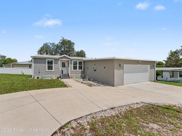 12532 Fairway Ave, Brooksville, FL 34613