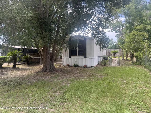 21333 Campbell Dr, Brooksville, FL 34601