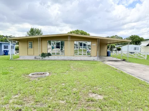 14224 Sandhurst St, Spring Hill, FL 34613 photo 2