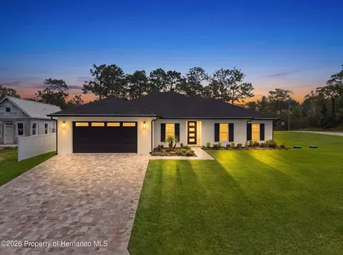 8090 Nordica Rd, Weeki Wachee, FL 34613