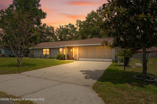 1904 W Belgrade Dr, Citrus Springs, FL 34434