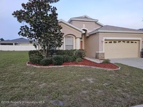 Exterior - 659 Winthrop Dr, Spring Hill, FL 34609 photo 5 of 5