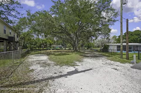 6134 Island Dr, Weeki Wachee, FL 34607 photo 9
