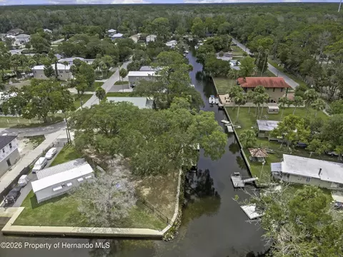 6134 Island Dr, Weeki Wachee, FL 34607 photo 7