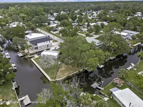 6134 Island Dr, Weeki Wachee, FL 34607 photo 16