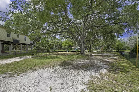 6134 Island Dr, Weeki Wachee, FL 34607 photo 4