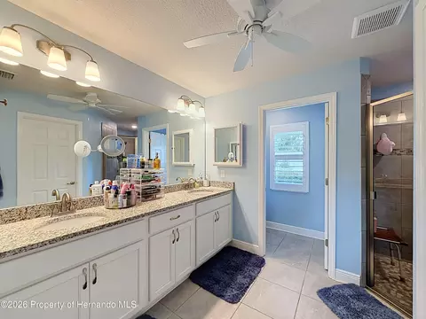 Bath - 2845 N Appledore Path, Hernando, FL 34442 photo 2 of 9