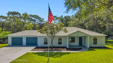 8206 Simmons St, Brooksville, FL 34613
