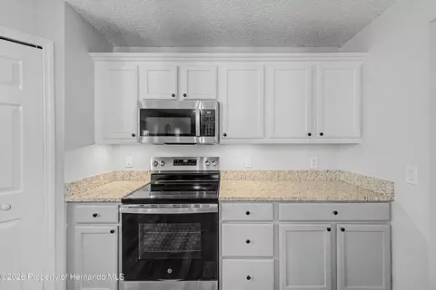 Kitchen - 1382 Larkin Rd, Spring Hill, FL 34608 photo 4 of 5