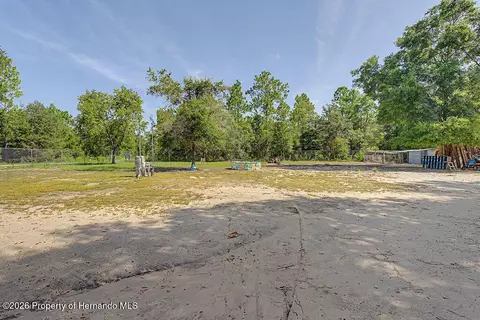 Exterior - 7491 NE 101st Ct, Bronson, FL 32621 photo 6 of 7