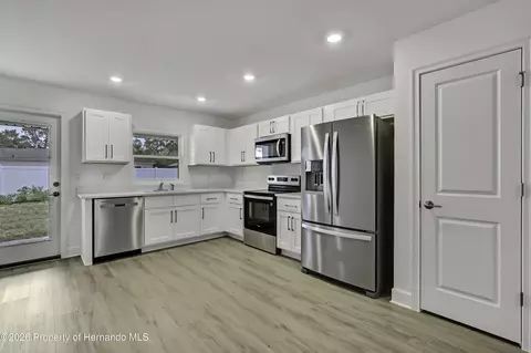 Kitchen - 10281 Clyburn St, Spring Hill, FL 34608 photo 5 of 7