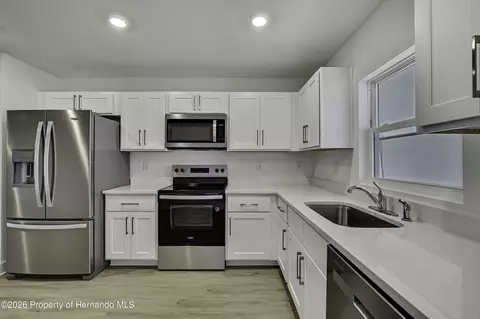 Kitchen - 10281 Clyburn St, Spring Hill, FL 34608 photo 2 of 7