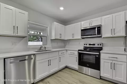 Kitchen - 10281 Clyburn St, Spring Hill, FL 34608 photo 7 of 7