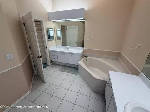 Bath - 5109 Panther Dr, Spring Hill, FL 34607 photo 2 of 4