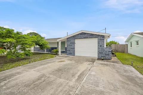 5334 Casino Dr, Holiday, FL 34690