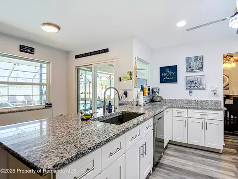 Kitchen - 10433 Dunkirk Rd, Spring Hill, FL 34608 photo 4 of 10