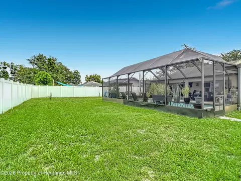 Exterior - 10433 Dunkirk Rd, Spring Hill, FL 34608 photo 10 of 12