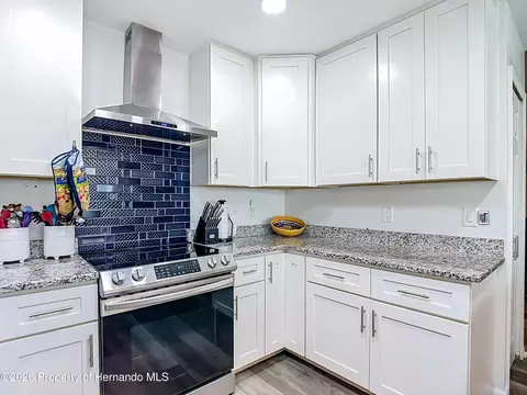 Kitchen - 10433 Dunkirk Rd, Spring Hill, FL 34608 photo 1 of 10