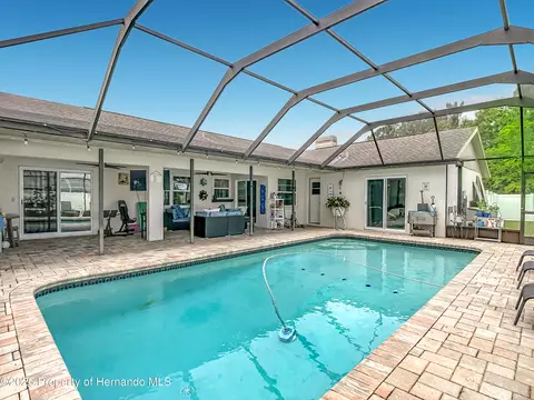 Exterior - 10433 Dunkirk Rd, Spring Hill, FL 34608 photo 7 of 12