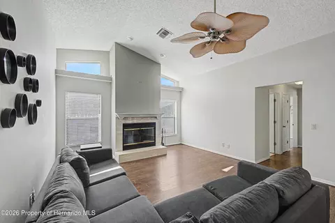 Living - 1364 Overland Dr, Spring Hill, FL 34608 photo 5 of 8