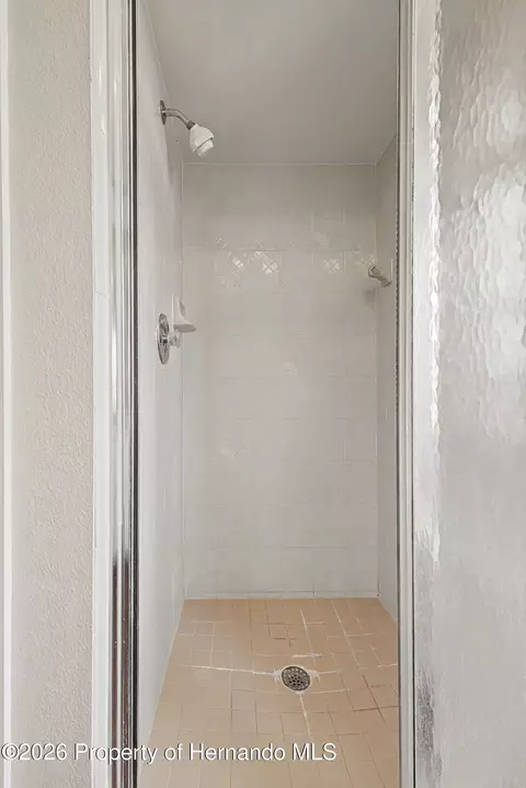 Bath - 1364 Overland Dr, Spring Hill, FL 34608 photo 2 of 5