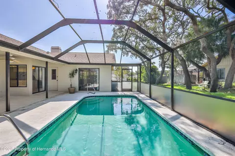 Exterior - 1364 Overland Dr, Spring Hill, FL 34608 photo 6 of 10