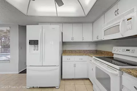 Kitchen - 1364 Overland Dr, Spring Hill, FL 34608 photo 2 of 5