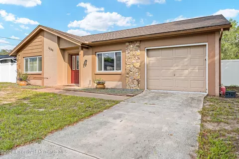 Exterior - 10196 Heathcliff St, Spring Hill, FL 34608 photo 3 of 7