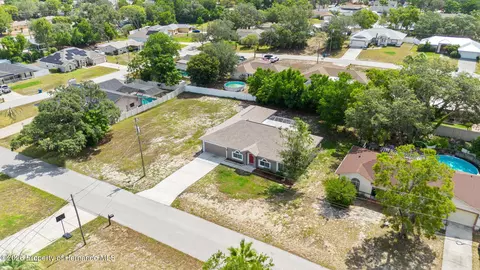 View/Area - 352 Clearfield Ave, Spring Hill, FL 34606 photo 2 of 8