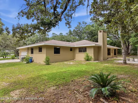 Exterior - 162 W Massachusetts St, Hernando, FL 34442 photo 4 of 10