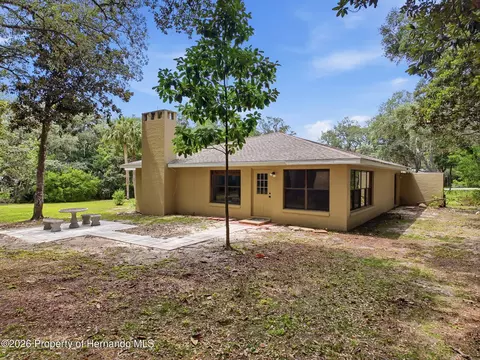 Exterior - 162 W Massachusetts St, Hernando, FL 34442 photo 7 of 10