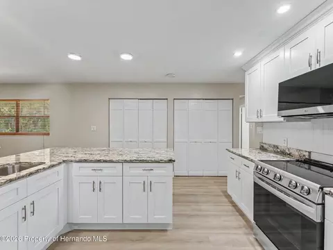 Kitchen - 162 W Massachusetts St, Hernando, FL 34442 photo 9 of 10