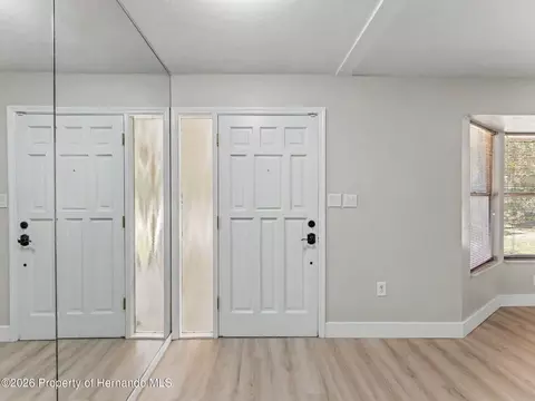 Entry Way - 162 W Massachusetts St, Hernando, FL 34442 photo 2 of 4
