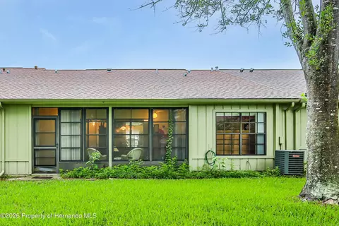 Exterior - 6591 Brambleleaf Dr, Spring Hill, FL 34606 photo 6 of 10