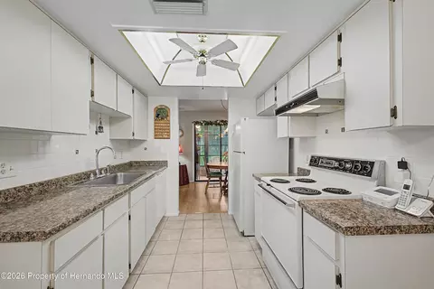 Kitchen - 6591 Brambleleaf Dr, Spring Hill, FL 34606 photo 1 of 4