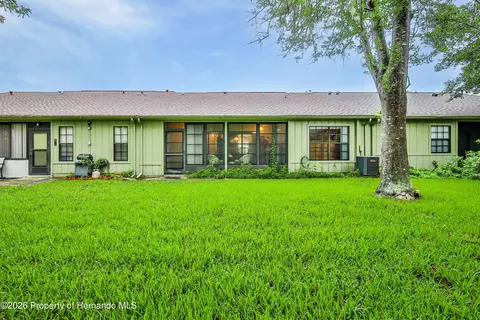 Exterior - 6591 Brambleleaf Dr, Spring Hill, FL 34606 photo 7 of 10