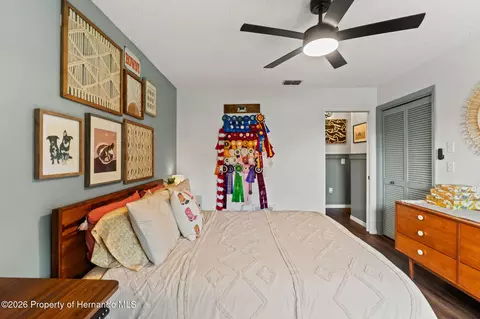 Bedroom - 8449 Valmora St, Spring Hill, FL 34608 photo 6 of 8