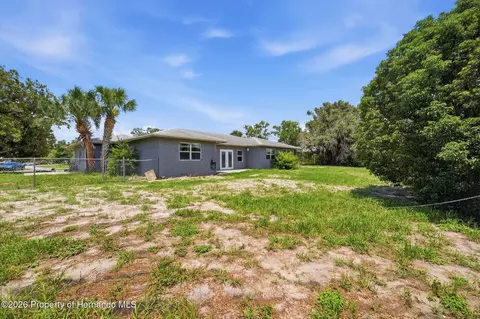 Exterior - 459 Savoy Ct, Spring Hill, FL 34606 photo 4 of 6