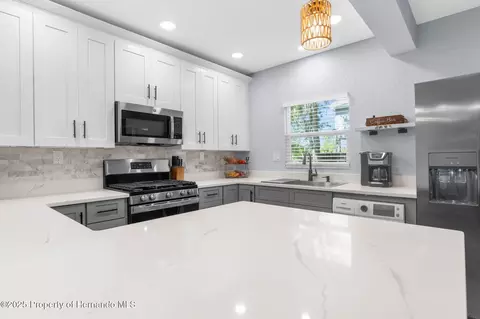 Kitchen - 5421 Gay St, Spring Hill, FL 34607 photo 3 of 5