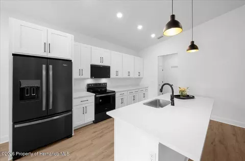 Kitchen - 6589 Freeport Dr, Spring Hill, FL 34608 photo 3 of 4