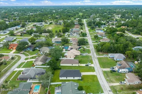 View/Area - 6589 Freeport Dr, Spring Hill, FL 34608 photo 8 of 9