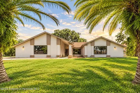 9429 Cobbler Ct, Weeki Wachee, FL 34613
