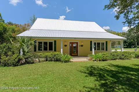 8779 E Orange Ave, Floral City, FL 34436