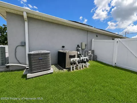 Exterior - 4045 Montano Ave, Spring Hill, FL 34609 photo 4 of 8