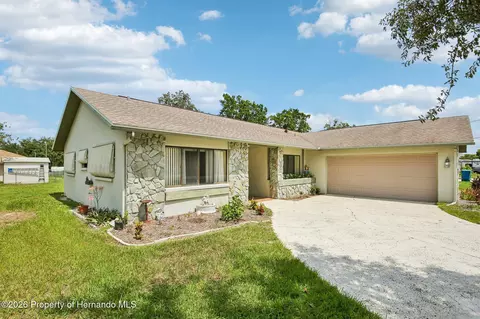 Exterior - 3177 Maxwell Ave, Spring Hill, FL 34608 photo 2 of 8