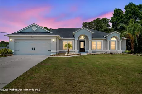 Exterior - 2275 Fairview Rd, Spring Hill, FL 34609 photo 2 of 12