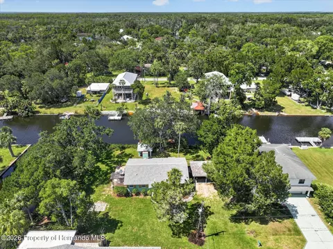 View/Area - 6086 Island Dr, Weeki Wachee, FL 34607 photo 13 of 14
