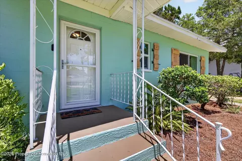 Exterior - 6086 Island Dr, Weeki Wachee, FL 34607 photo 4 of 16