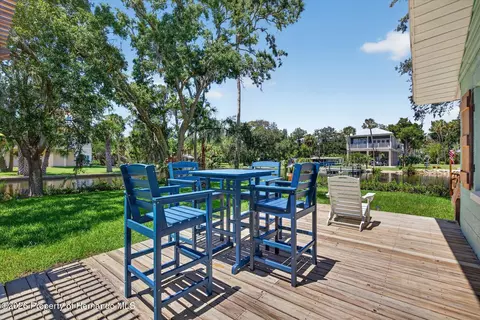 Exterior - 6086 Island Dr, Weeki Wachee, FL 34607 photo 8 of 16